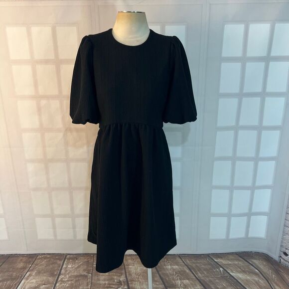 Maggy London Black textured Crew Neck Puffed Sleeve Fit & Flare Dress Size 10 - Picture 1 of 12